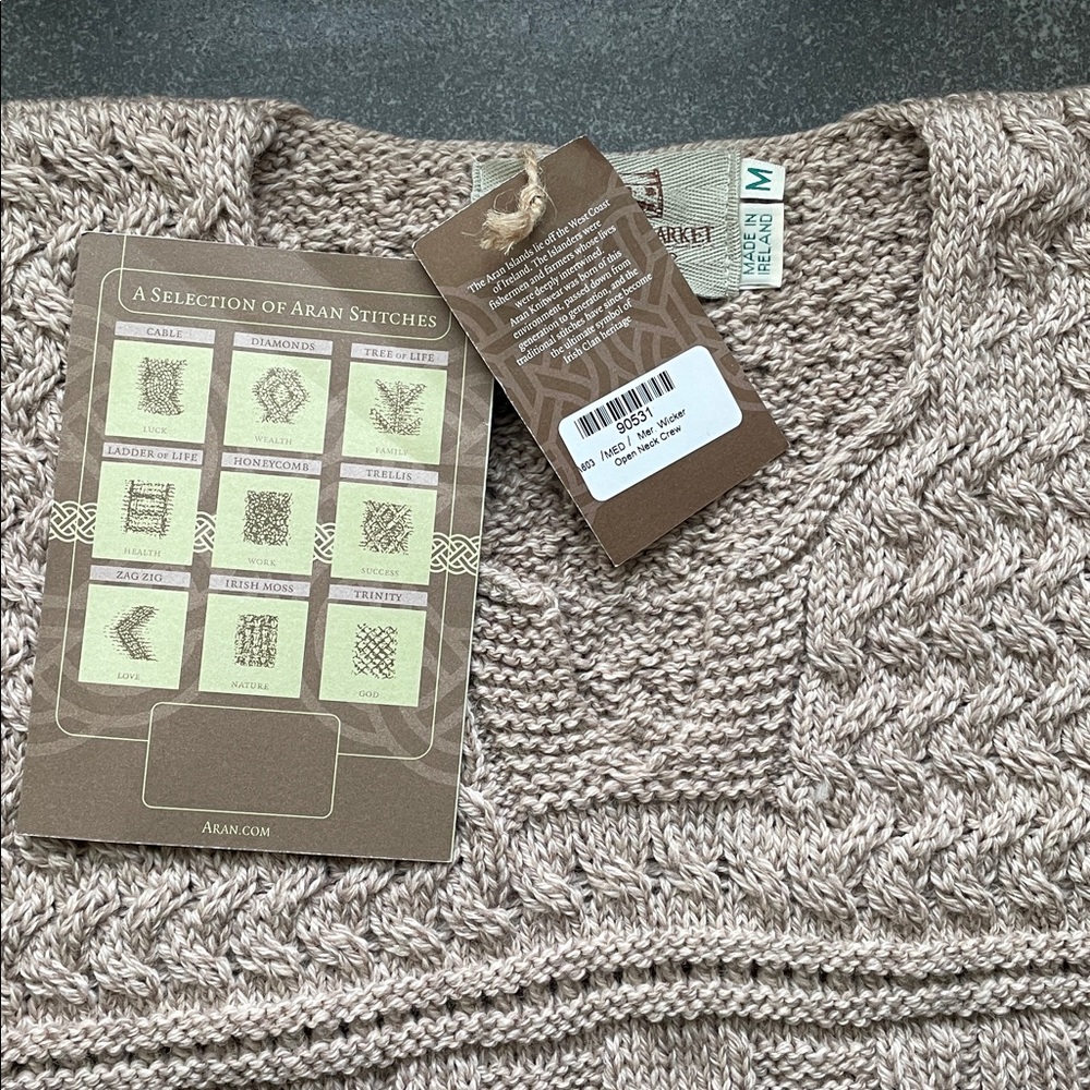 NWT Aran Cable Knit Sweater V-Neck Tan Women’s Size Medium (M) - Picture 7 of 16